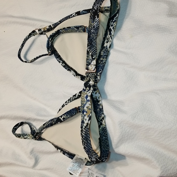 NWT REPTILE SNAKE PATTERN ADJUSTABLE  TO CROSS STRAPS BIKINI SWIM BRA TOP - Picture 3 of 4